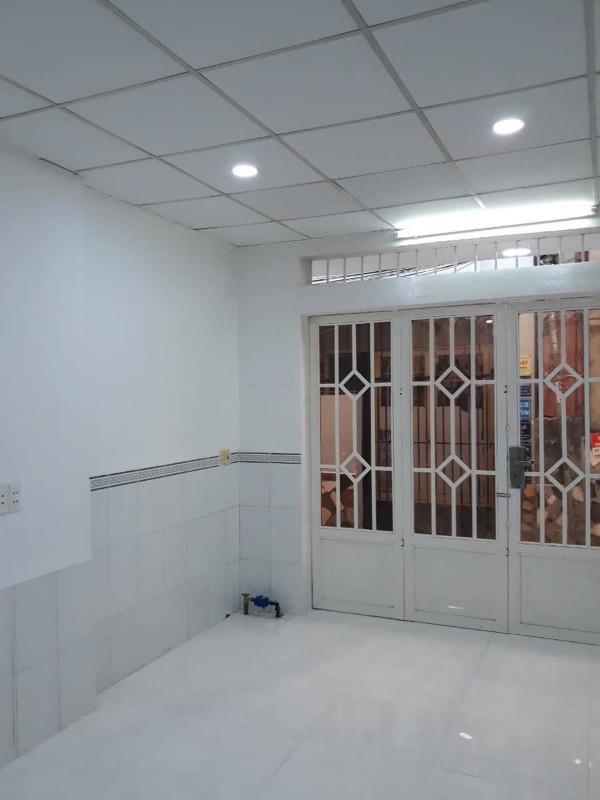 Ảnh của Bán nhà lô góc nguyễn hữu tiến 2 tầng 28m2. giá chỉ 2,3 tỷ còn tl. lh 0979847570