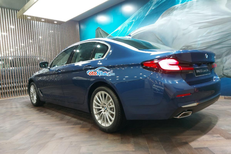 Ảnh của BMW 520i Luxury mới 2021 (LCI) đủ màu, giao ngay!