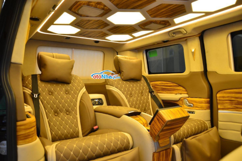 Picture of Ford Tourneo Limousine Vip 4 ghế