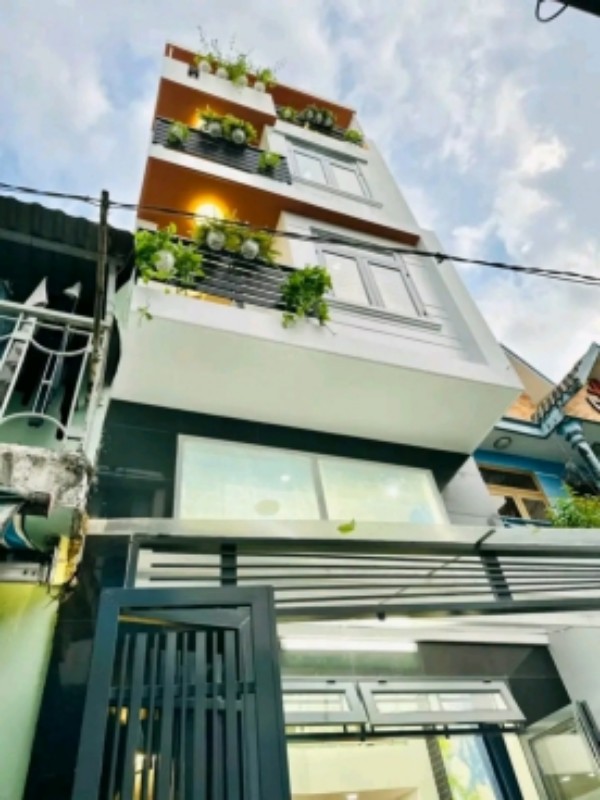 Ảnh của Nhà đẹp 4 tầng, Phạm Văn Đồng,Phường 3, sát sân bay, nhà mới.