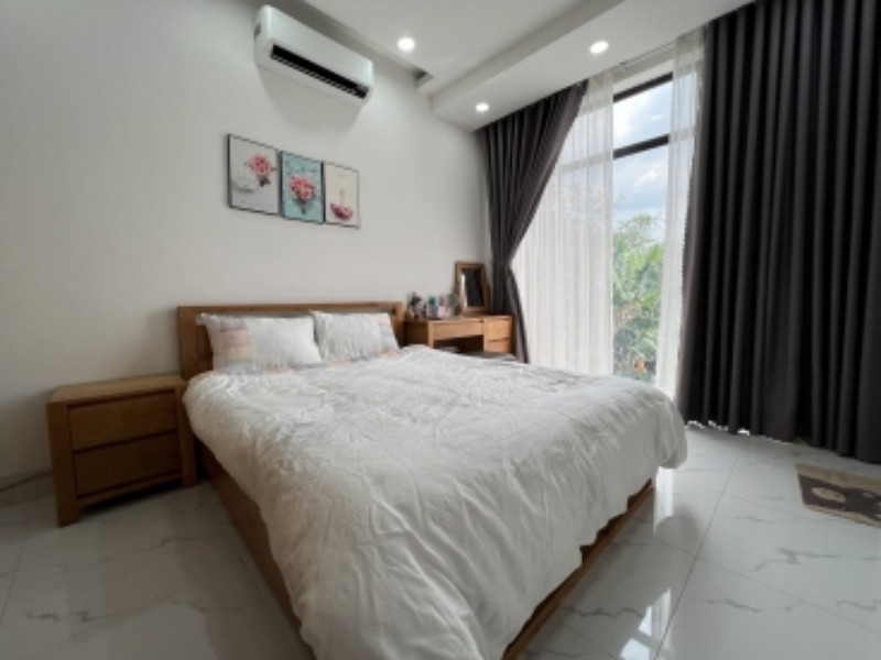 Picture of Nhà gần Vincom, hẻm 3m thông, xây BTCT.