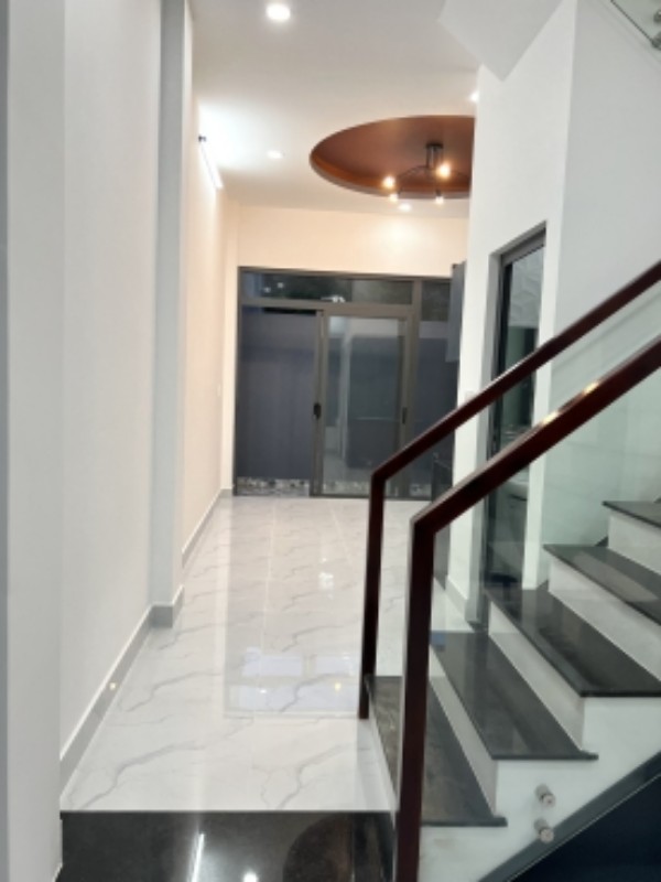 Ảnh của Cần bán gấp nhà 1 trệt 2 lầu mới xây, 54m2 4PN - 3WC, sổ hồng hoàn công, giá 4 tỷ 9 TL mạnh