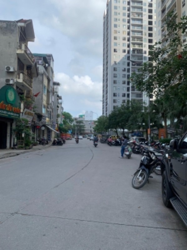 Picture of bán nhà 3 tầng cũ Nguyễn Văn Cừ-Long Biên 370m, MT 13m, vỉa hè, ôtô tránh