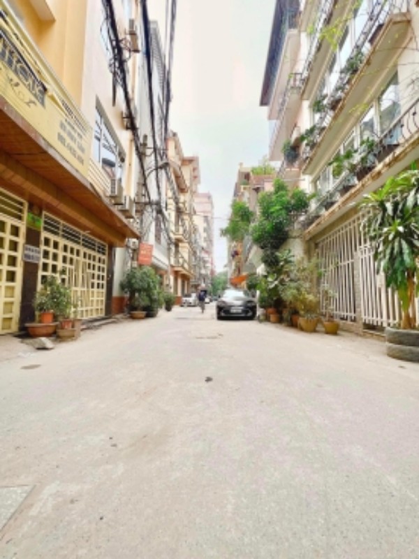 Ảnh của Bán Nhà Võng Thị - Tây Hồ, gần trường học Các Cấp, Gala Ô Tô 7 chỗ, Khu Phố Văn Minh. 45m2. 10 tỷ
